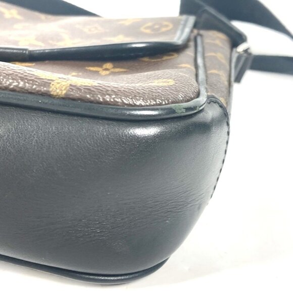 LOUIS VUITTON Black Monogram Canvas Pochette Shoulder Bag - Picture 6 of 12